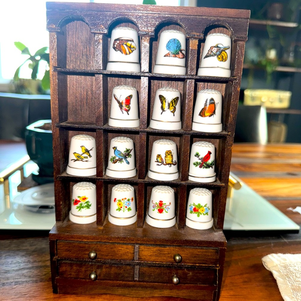Vintage Thimble collection of 14💫